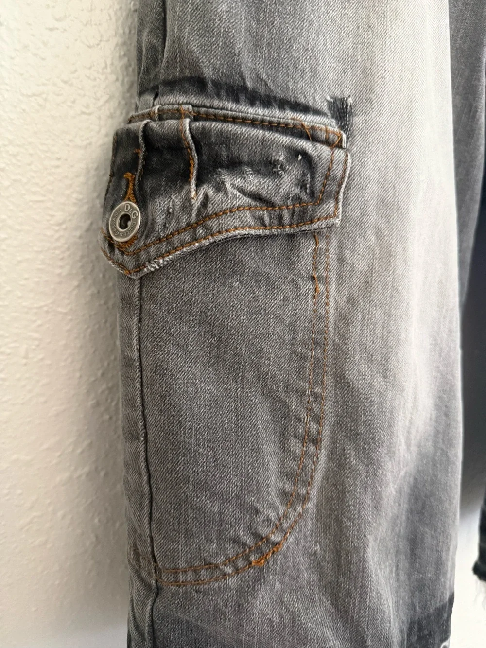 D&G Dolce & Gabbana Size 48 Y2K Distressed Cargo Denim Shorts